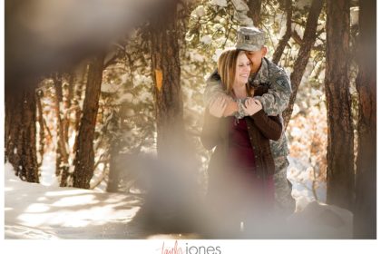 SMBlog03 Army couple engagement shoot at Mt. Falcon, couple in trees