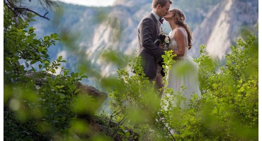 Bleecher122 Black Canyon Inn and Twin Owls Steakhouse Estes Park wedding reception couple portraits of bride and groom