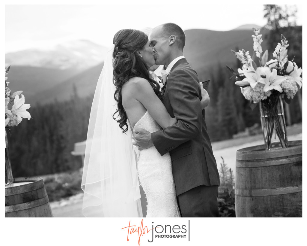 First kiss in black and white at the Ten Mile Station, Rocky Mountain Wedding, Breckenridge, CO