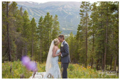 2015Blog05 Breckenridge wedding photographer at ski home with Ashley and Eric