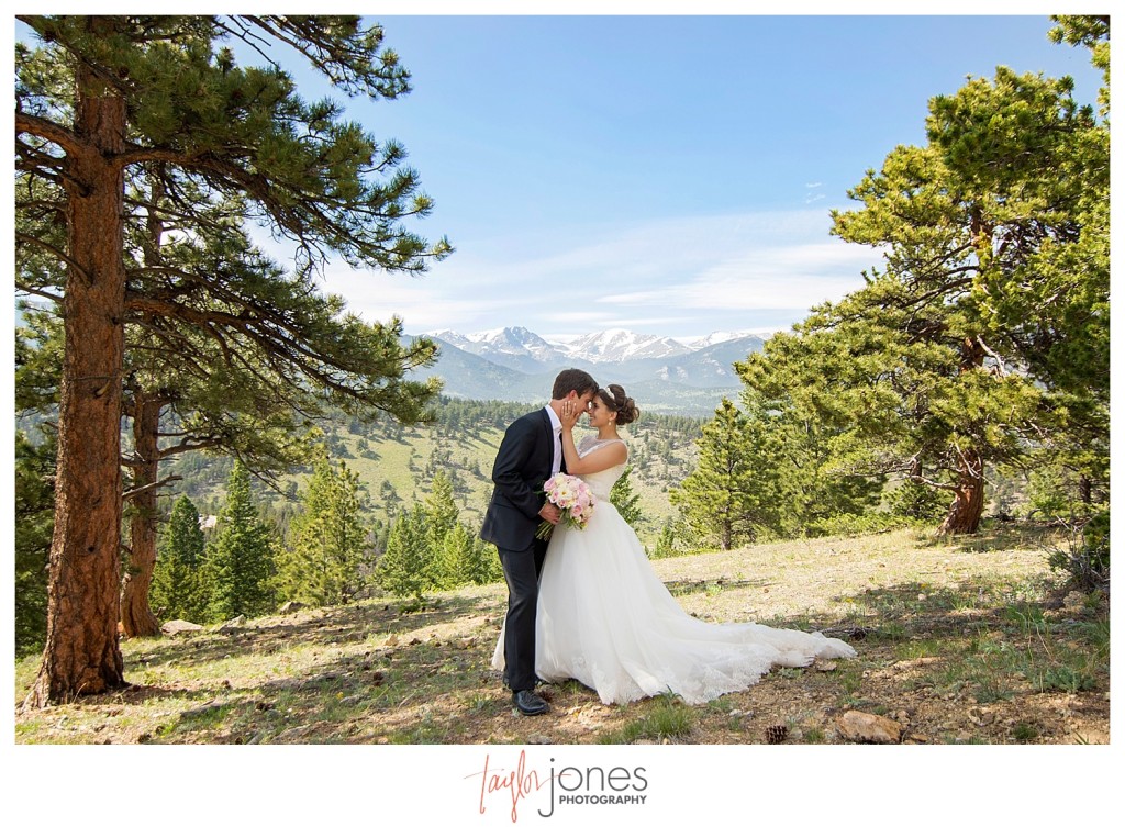 Couple at YMCA of the Rockies Estes Park Colorado wedding
