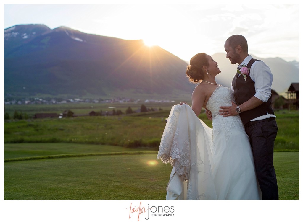Crested Butte Wedding Photographer at The Club at Crested Butte couple portraits bride and groom 
