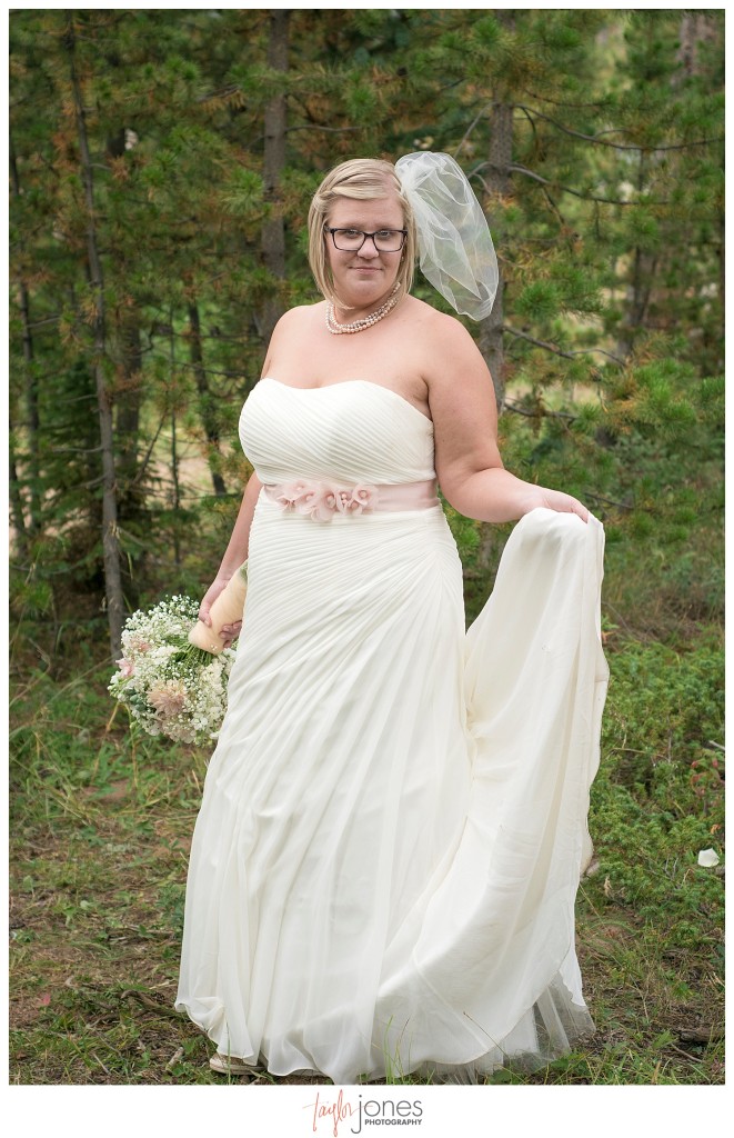 Breckenridge mountain wedding bride