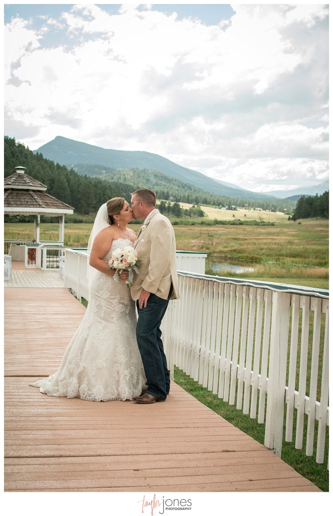 Deer Creek Valley Ranch wedding bride and groom portraits