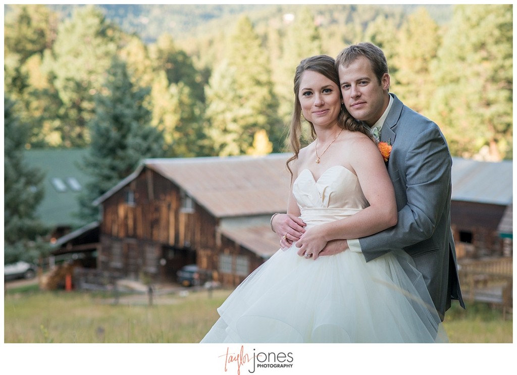 Mountain wedding portraits in Pine, Colorado