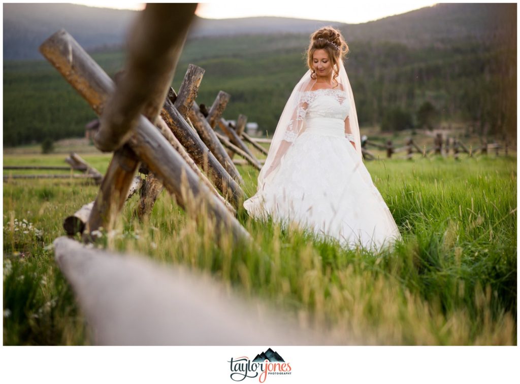 Winding River Ranch Wedding of Mike and Melissa wedding bridal portraits